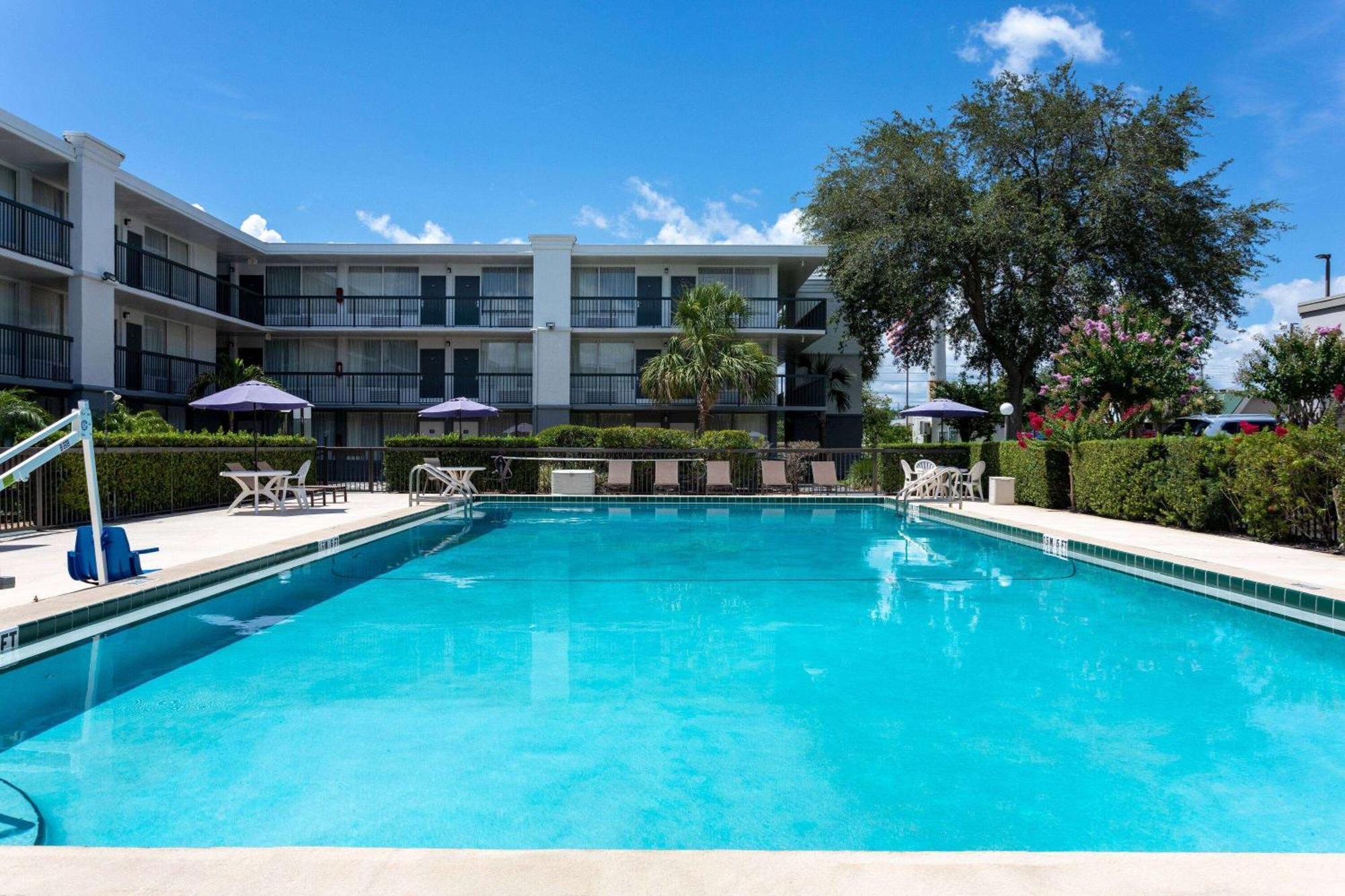 Ramada By Wyndham Altamonte Springs Near I-4 Ξενοδοχείο Εξωτερικό φωτογραφία