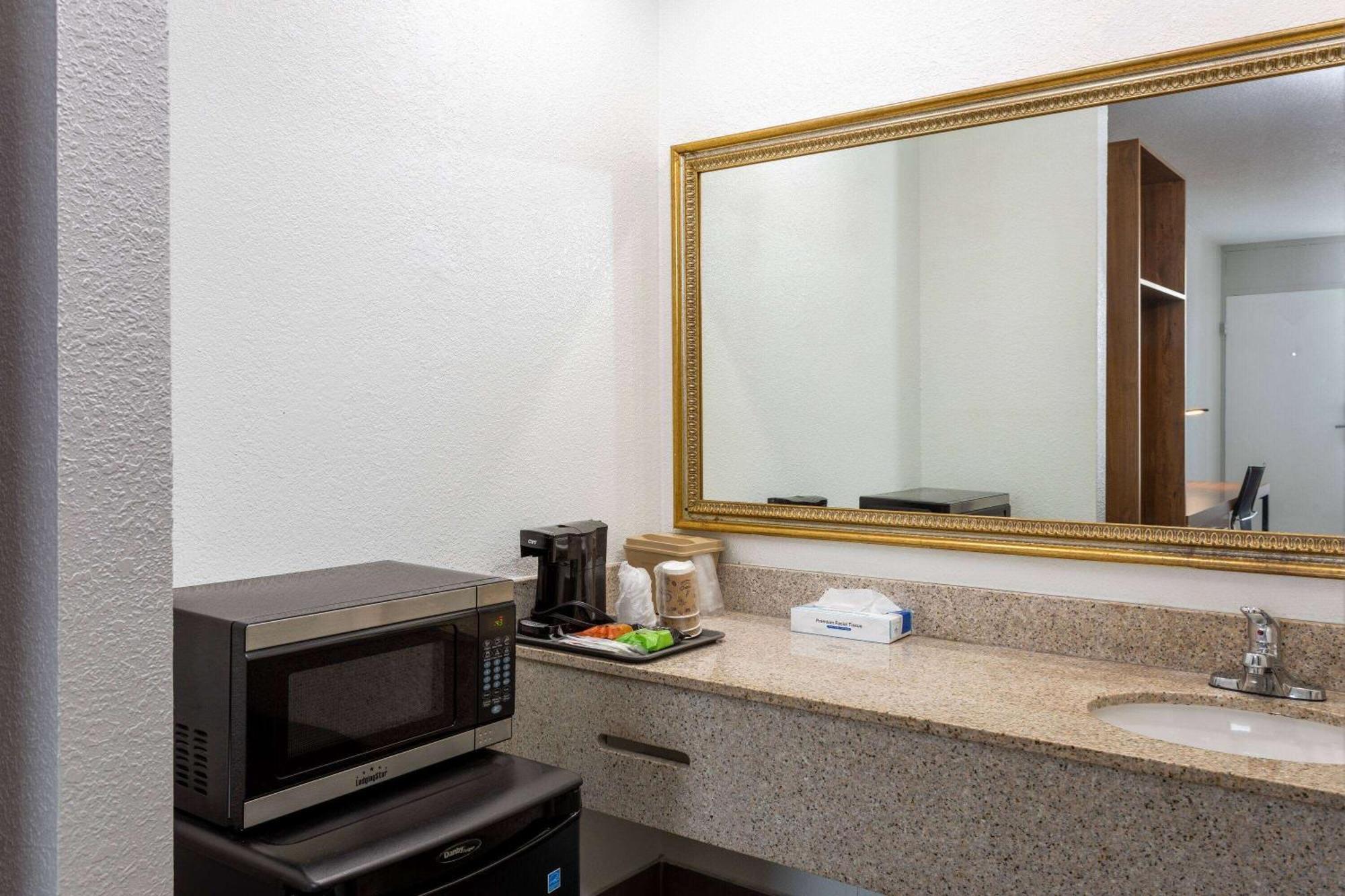 Ramada By Wyndham Altamonte Springs Near I-4 Ξενοδοχείο Εξωτερικό φωτογραφία